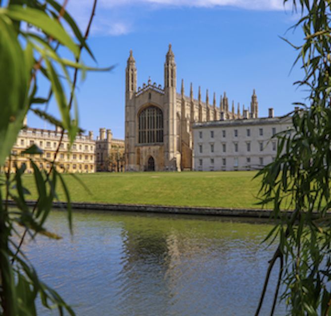 Cambridge: Private Chauffeured Punting Tour - Weather Will Happen, So Dress for Rain or Shine