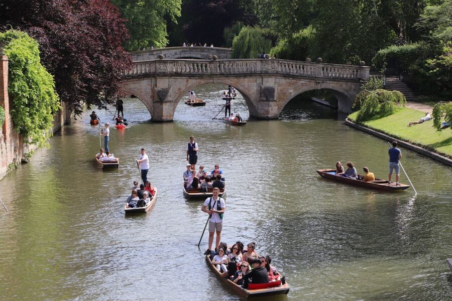 Cambridge: Private Chauffeured Punting Tour - Getting to Jesus Green and Finding Your Punt Under the Orange Umbrella