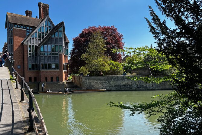 Cambridge Self Guided Walking Tour - Pitt Building and Fitzwilliam Museum: architecture you can feel in your feet