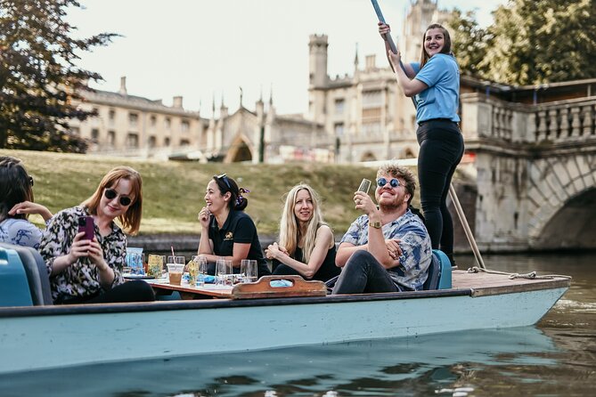 Cambridge - Shared Punting Tour - The route: nine bridges, the College Backs, and riverfront architecture