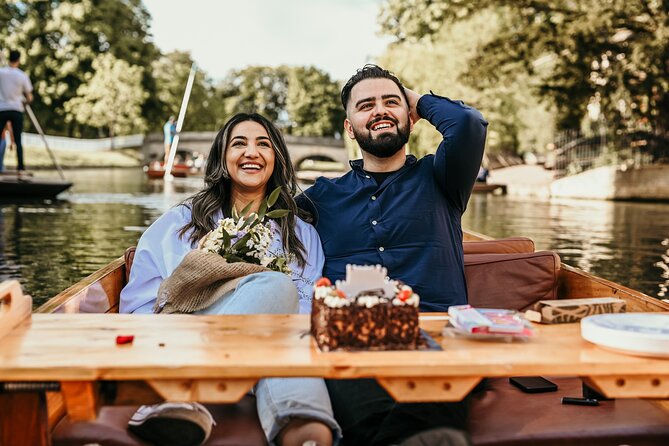 Cambridge - Shared Punting Tour - Sharing the boat, up to 12 people, and how to make it comfortable