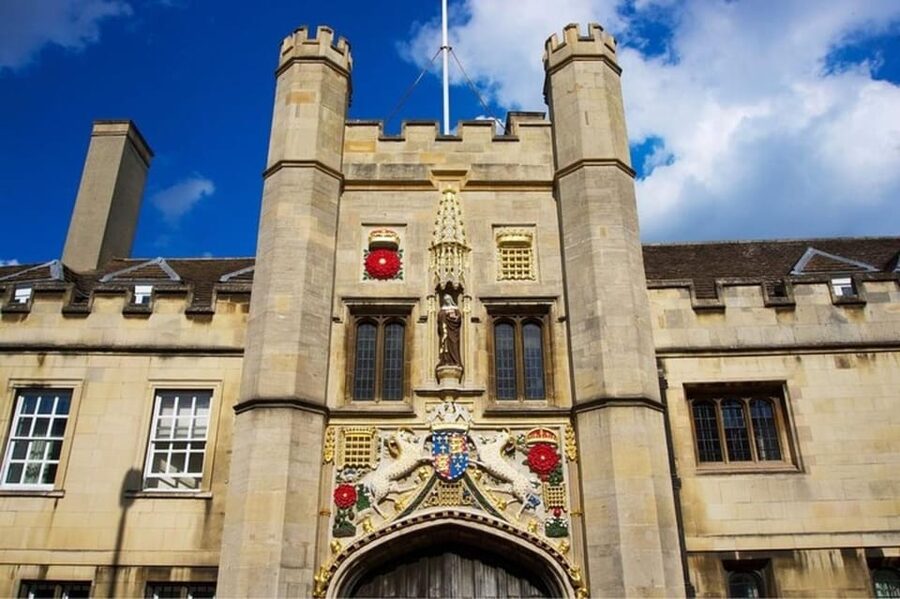 Cambridge: Sightseeing Walking Tour with a Local Guide - Historic center streets: turning landmarks into something you can picture
