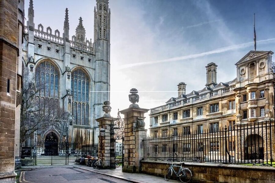 Cambridge: Sightseeing Walking Tour with a Local Guide - Gardens, quieter corners, and Cambridge’s slower side