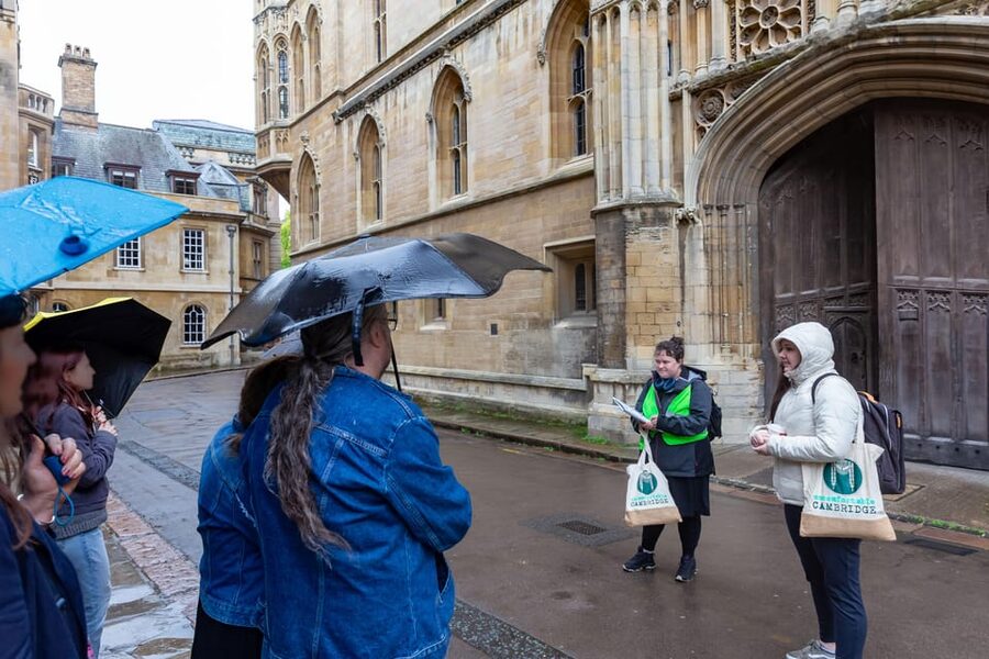 Cambridge: The Original Uncomfortable Cambridge™ Tour - Why the Guide Matters: Ruari, Oscar, and the Conversation Style