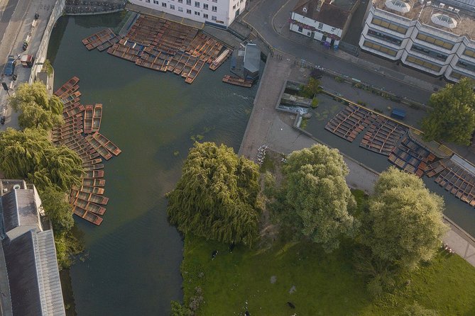Cambridge University Colleges Guided Punting Tour - Chauffeured Punting, Not Self-Driving: The Comfort Advantage