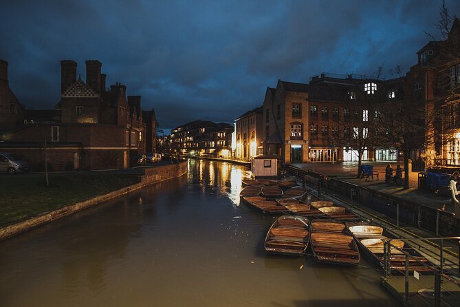 Cambridge University Ghost Tour by Alumni™ - The Haunted Bookshop: a chilling tale with a friendly twist
