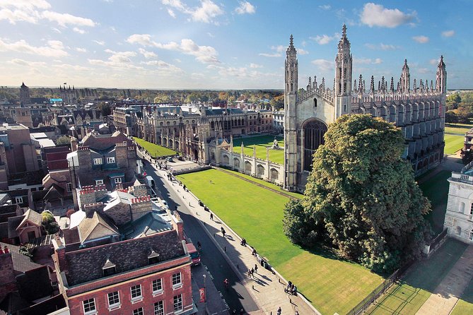 Cambridge University Walking Tour by Alumni™ Kings College Option - Senate House and the graduation ceremony tradition
