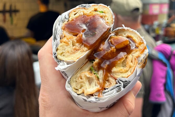 Camden Market Food Tour of 7 Tastings, Gin, Street Food & More - Stop 5, Camden Lock Market and the “walk and snack” rhythm