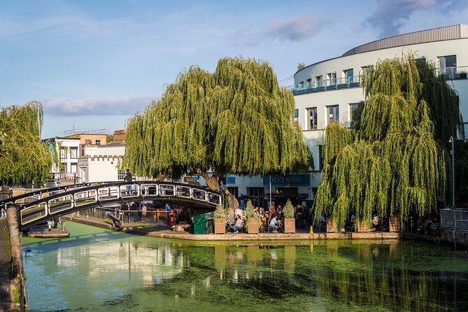 Camden Market - Music, Movies 10+ Food Tastings - Getting oriented on Camden High Street and why the group stays small