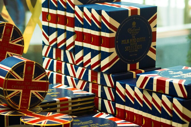Changing of the Guard & Royal Food Tour with 15+ Tastings - Changing of the Guard: Ceremony Viewing Plus Food Pairing