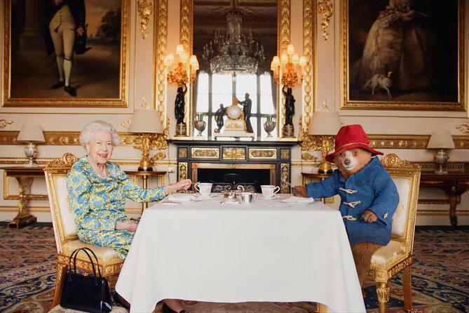 Changing of the Guard & Royal Food Tour with 15+ Tastings - Meeting Point at Lillywhites, Then You’re Off