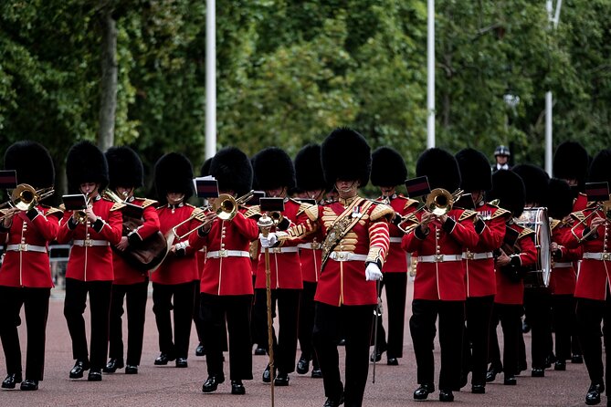 Changing of the Guard Walking Tour - Why This Changing of the Guard Walk Beats Crowd-Chasing