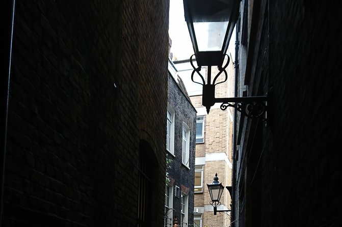 Charles Dickens Old London - Very Small Group Tour - St Paul’s Cathedral and the old City feel that powers A Christmas Carol