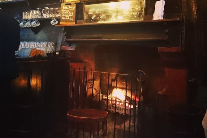 Charles Dickens Old London - Very Small Group Tour - Ye Olde Cheshire Cheese: a 13th-century tavern that still feels used