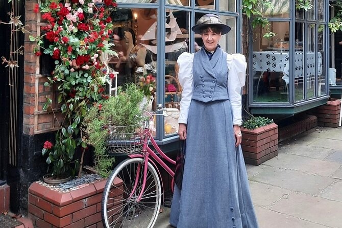 Chester Edwardian Lady Walking Tour - The Costumed Edwardian Guide, and Why It Works