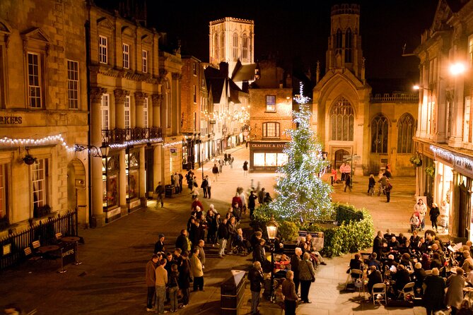 Christmas Guided Walking Tour in York - York Minster stop: 521 AD, the altar question, and winter perspective