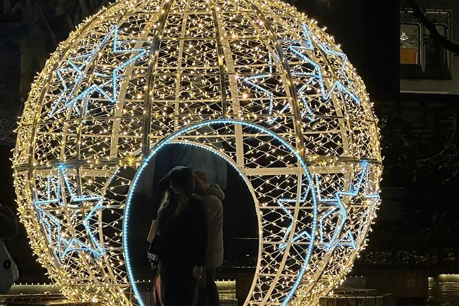 Christmas Lights and Markets London Taxi Tour - Southbank Centre: riverside skyline, stalls, and a gentler night tempo