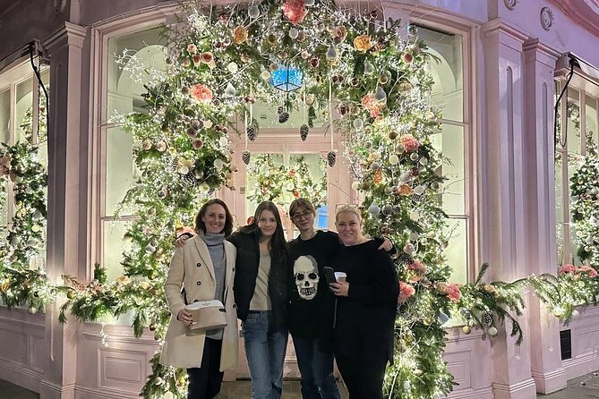 Christmas Lights and Markets London Taxi Tour - Chelsea and Kensington after dark: elegant displays in a quieter setting
