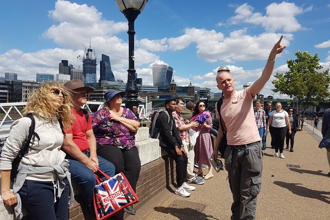 Churchill's War Rooms & London's Top Sights Tour - Entering Churchill’s War Rooms With an Audio Guide You Can Actually Use