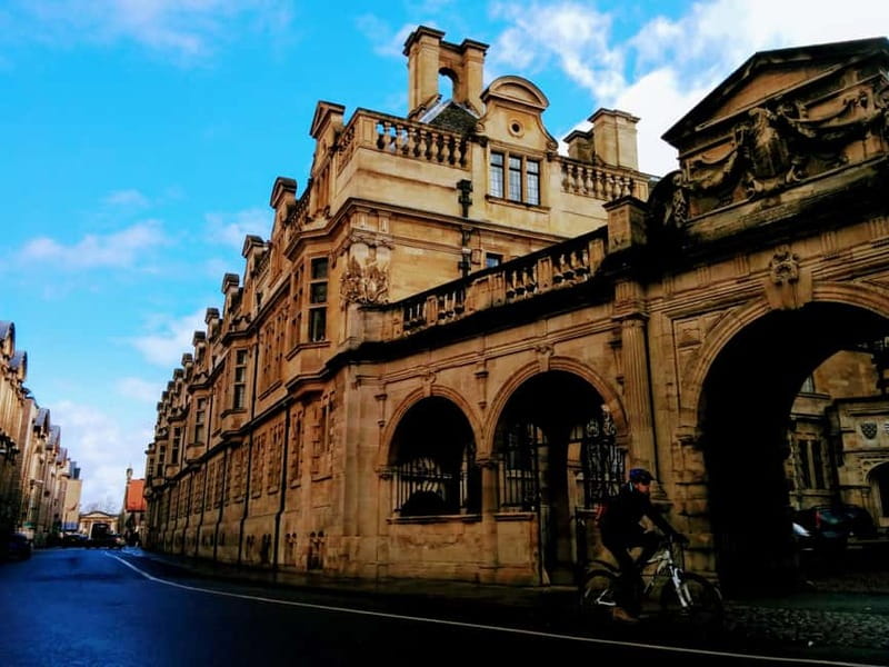 Classic Cambridge Walking Tour with Certified Guide - Key highlights you will feel on the ground