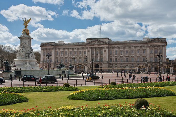 Classic London Tour & Changing the Guards— History In Action - A small-group London walk that keeps the ceremony from feeling overwhelming