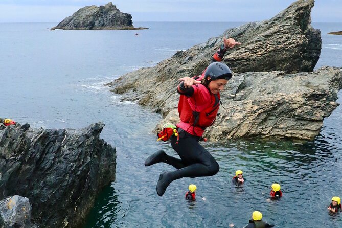 Coasteering - Coasteering in Newquay: The Real Point of This 3-Hour Adventure