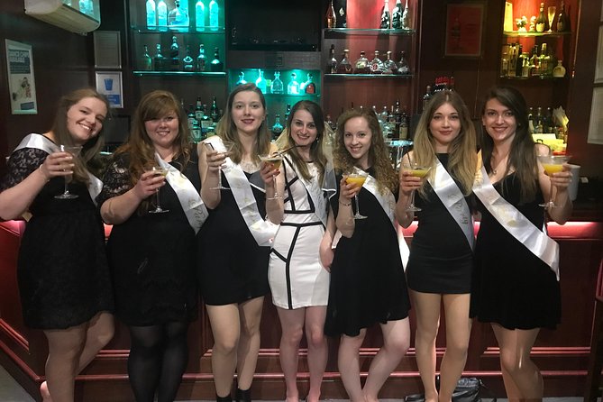 Cocktail Classes in Bristol, England - What makes this Bristol cocktail class feel private