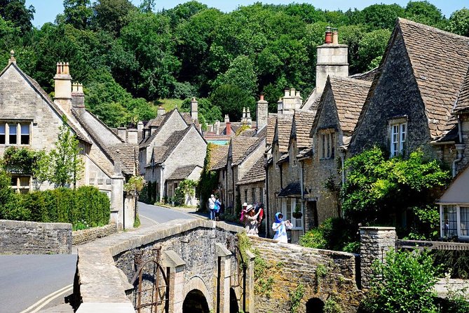 Cornwall & the Cotswolds: Small-Group Tour from London (5-days) - Day 1: Stonehenge, Salisbury Cathedral, And Durdle Door