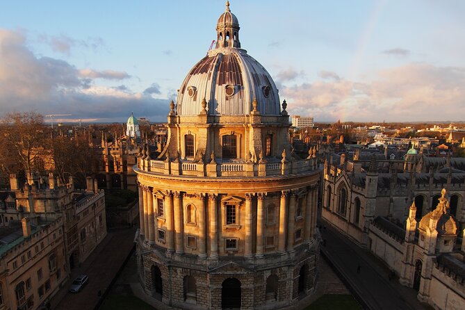 Cotswolds and Oxford Small-Group Tour from Bath - Bibury and Arlington Row: postcard England with real-world crowds