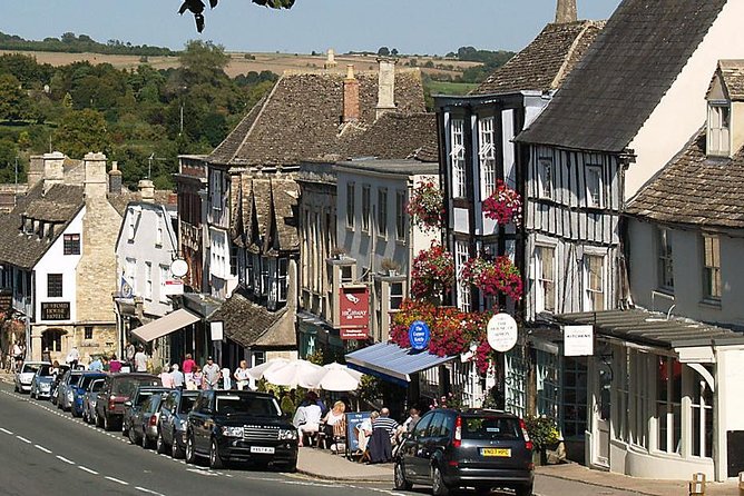 Cotswolds Day Trip from London with Optional Village Lunch - The guide and driver factor: why the pacing feels smoother