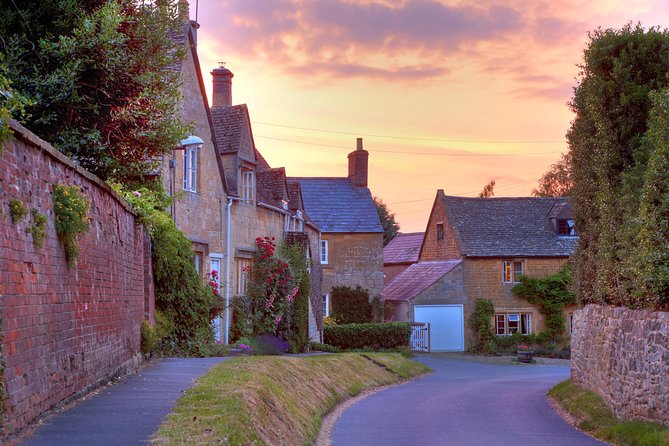 Cotswolds Small Group Tour from London - Burford: The Gateway Feel and the Best Shopping Break
