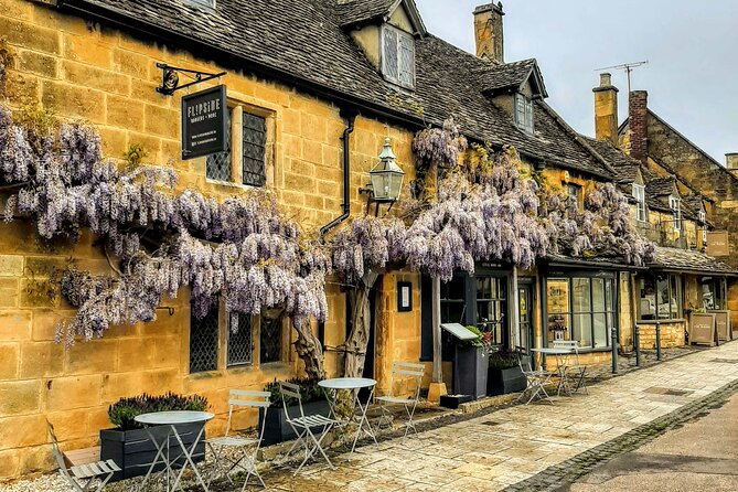 Cotswolds Walking Tour from Stratford-on-Avon or Moreton-in-Marsh - Minibus Comfort, Luggage Space, and How the Day Flows