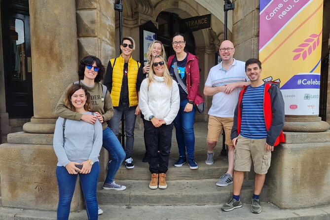Daily Leeds City Walking Tour (10:30am) - From Leeds Town Hall to Leeds Art Gallery: Civic Leeds in Mini-Visits