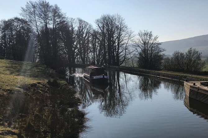 Day Boat Hire - Why a self-drive day boat hire feels so different from a standard tour