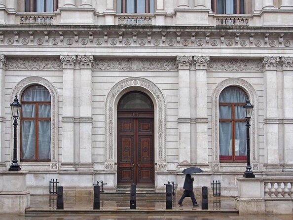 Discover the Secrets of Whitehall - Key things to know before you walk Whitehall