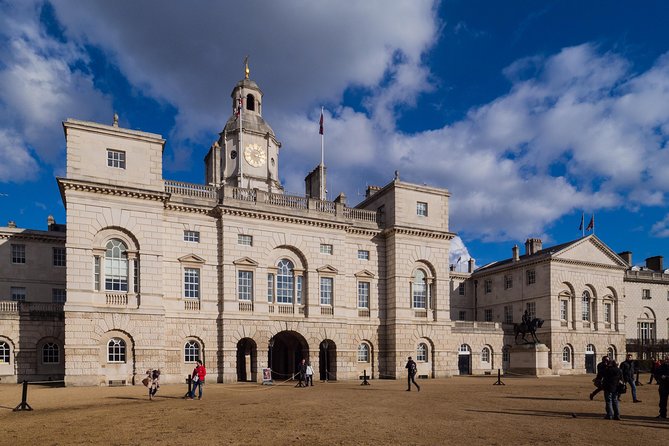 Discover the Secrets of Whitehall - Houses of Parliament and Westminster Abbey: power on one side, coronations on the other