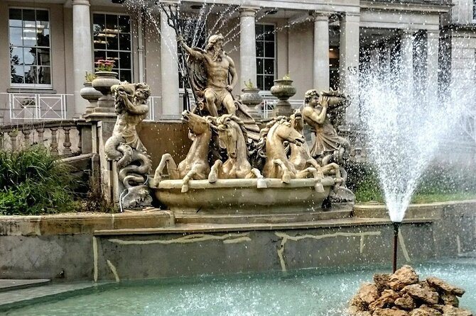Discovering Cheltenham: A Self-Guided Audio Tour - Royal Crescent and the town’s sculptural highlights