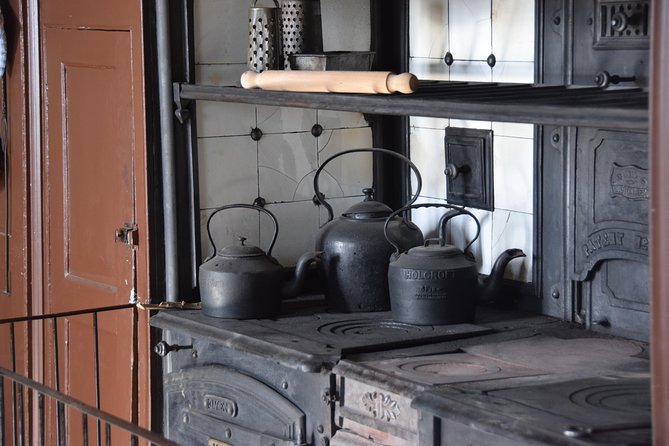Downton Abbey Town and Country Tour from London by Private Black Taxi - Should you book this Downton Abbey Town and Country Tour?