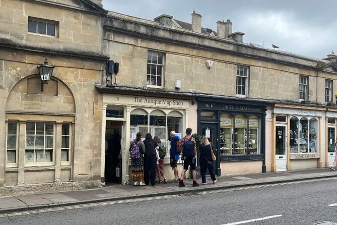 e-Scavenger hunt Bath: Explore the city at your own pace - Kingsmead Square to Great Pulteney Street: where the hunt meets everyday Bath