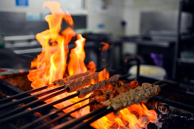 East London Indian Food Tour with 8+ Authentic Food Tastings - Tasting the Curries: What to Look For While You Eat