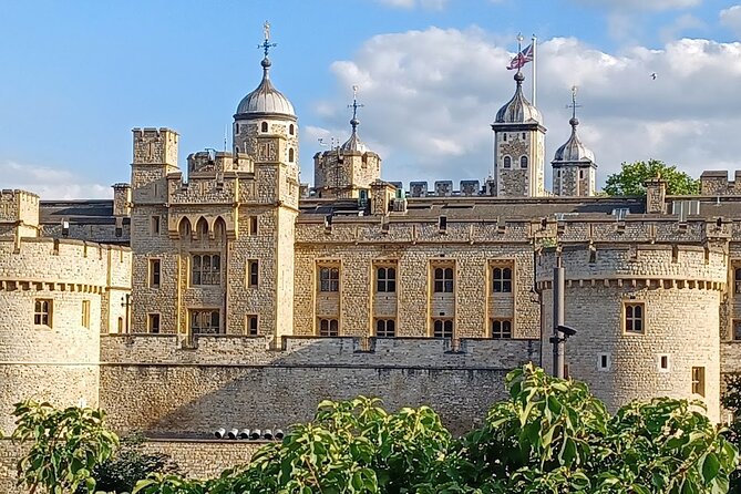 Easy Access Tower of London Crown Jewel Torture and Executions - Timed entry from Tower Hill, what that really means