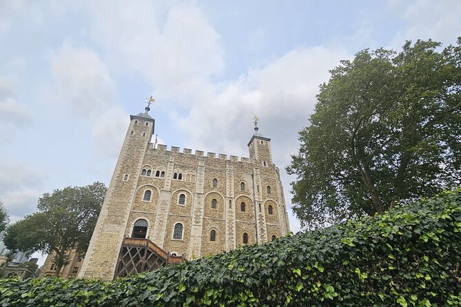 Easy Access Tower of London Crown Jewel Torture and Executions - Walking load and comfort: plan for real stone and real stairs