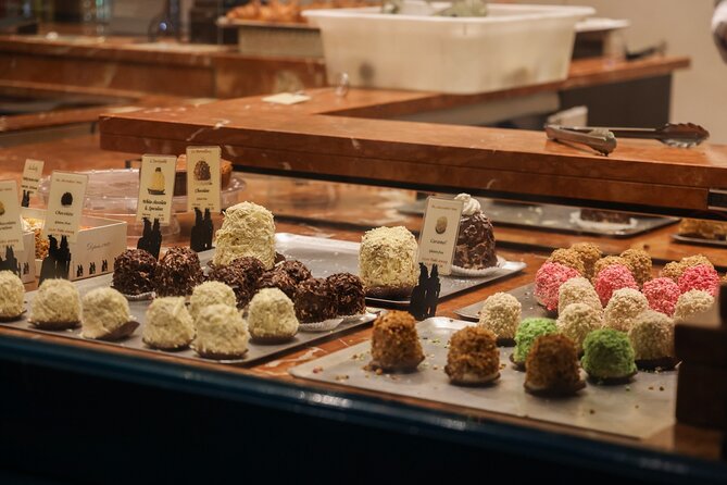 Eating London: The Heart of 'The City' Food Tour - Starting at Captain John Smith and learning what the City is for