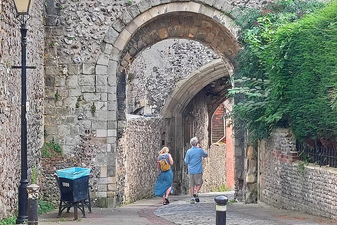 Eccentric Lewes: A Self-Guided Walking Tour - Key things that make this tour worth your time