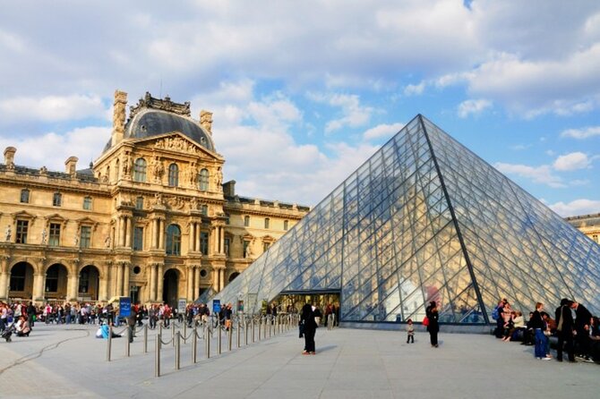 Escorted Paris Day Trip: Eiffel Tower, Notre Dame & Lunch Cruise - Crowd and comfort tips that make this day trip work