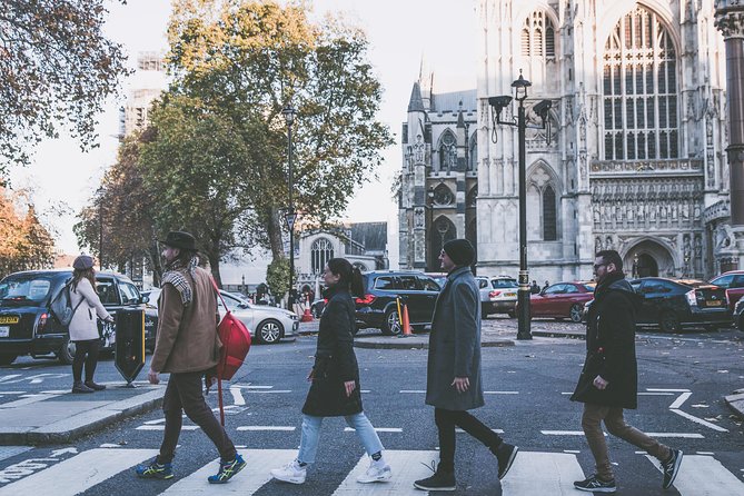 Essential London: Must-Sees and Hidden Gems (Private Tour) - Downing Street stories, Larry the Cat, and a king with a lost head