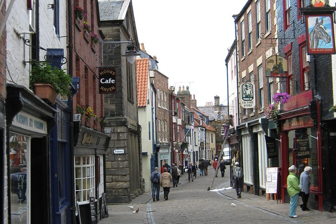 Essential Whitby: Discover the town’s legends on a self-guided audio tour - Offline audio and maps, the practical superpower