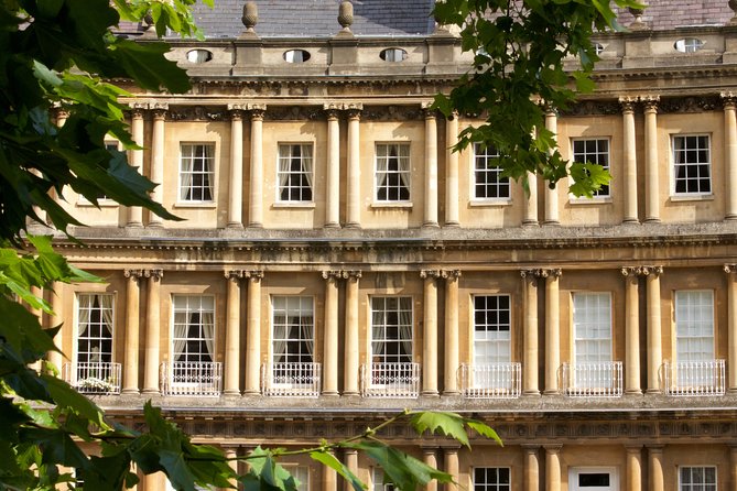 Exceptional Bath tour guide making your visit splendidly memorable. - Key points at a glance