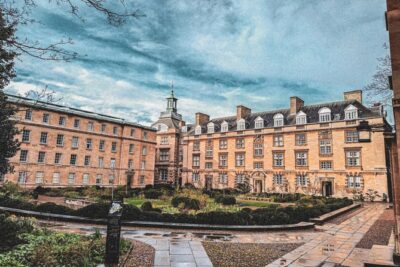 Explore Cambridge Student Life & Top Colleges Walking Tour
