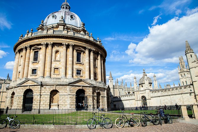 Extended: Oxford University & City Tour With Christ Church - The Oxford city layer: science, religion, ceremonies